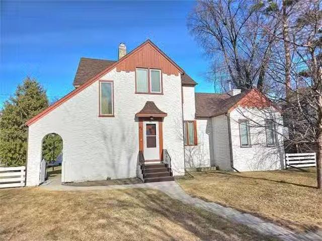 43 4Th Avenue, Gimli, MB, R0C 1B0 house for sale Listing ID.