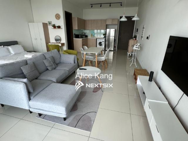 43×70 Corner Lot5房5厕#Taman Mutiara Bestari 2 全装修 3层 Cluster House️ 角头间有地️ Built Up 2800+ sqft Freehold️ 包部分家私️ 已扩建厨房及增加房间 空间更实用，特别适合大家庭或三代同堂居住 24小时保安区 紧邻 Mutiara Rini