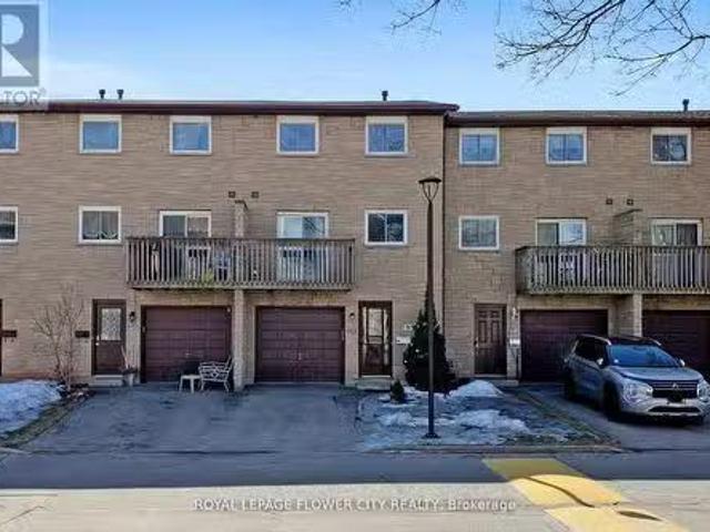 43 1155 Paramount Drive, Hamilton, ON, L8J 2N2 townhouse f.