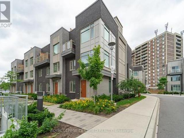 43 26 Applewood Lane, Toronto, ON, M9C 0C1 townhouse for sale | Listing ID W11990 | Royal LePage