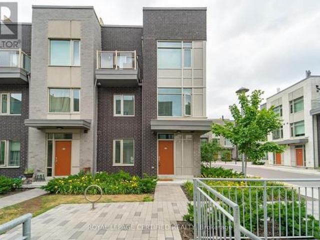 43 26 Applewood Lane, Toronto, ON, M9C 0C1 townhouse for sale | Listing ID W12030 | Royal LePage