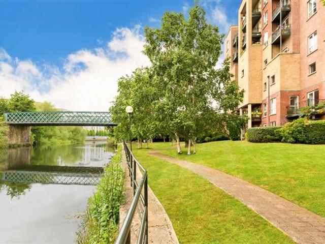 425,000 | 43 The Phoenix, Riverpark Apartments, Conyngham Road, Dublin 8 Sherry FitzGerald Phibsborough 4989 MyHome. Ie Residential