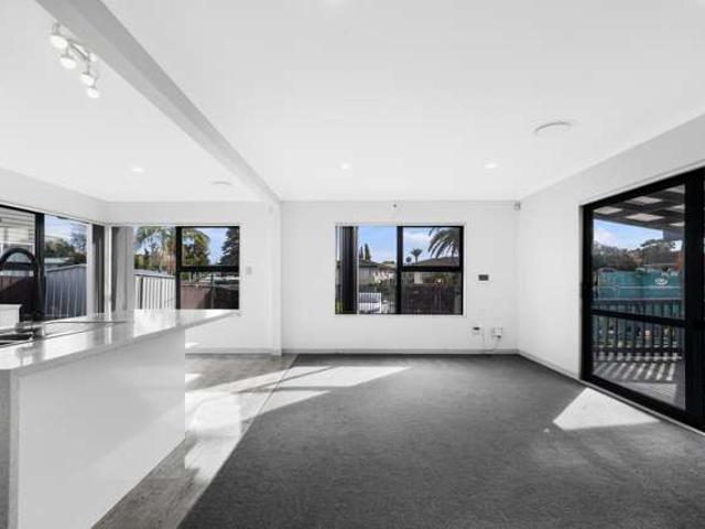 43 Wickman Way, Mangere East, Manukau City