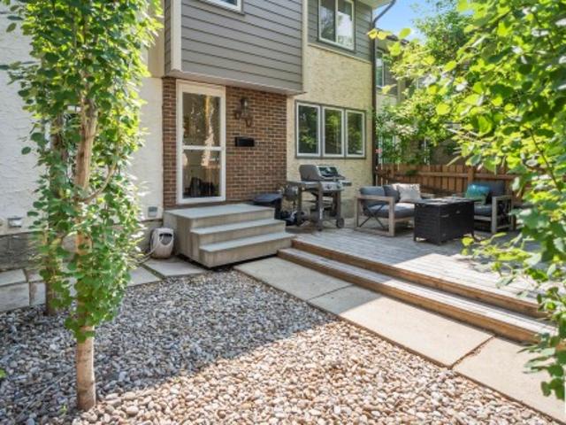 43 Willowdale Place, Edmonton, AB, T5T 1Z4 townhouse for sale | Listing ID E4444 | Royal LePage
