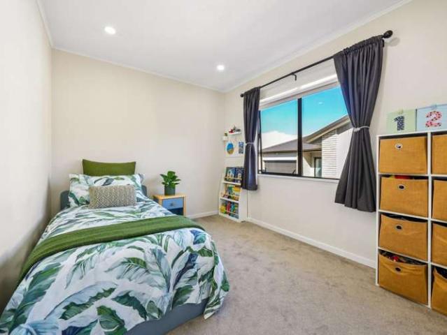 43 Athena Drive, Totara Vale, North Shore City