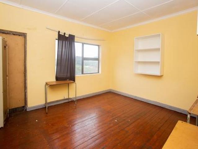 43 Bedroom Apartment in Quigney