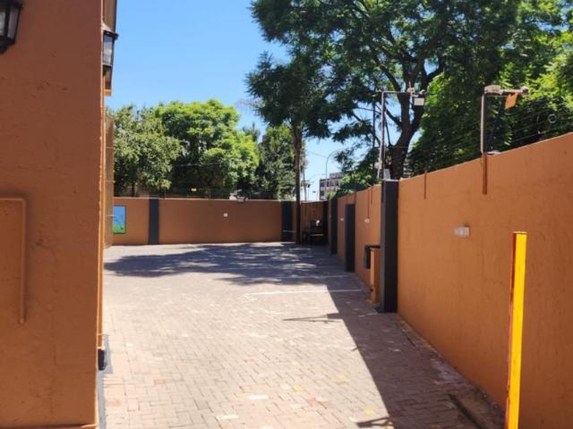 43 Bedroom House For Sale in Yeoville