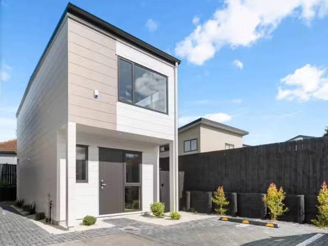 43 Coates Crescent, Panmure, Auckland City For Sale
