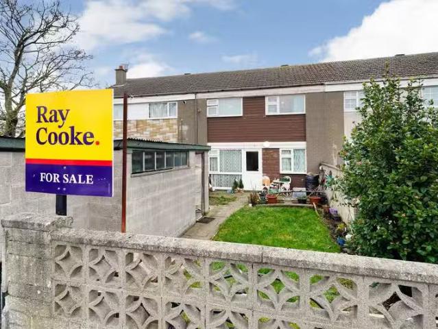 43 Coultry Gardens, Santry, Ballymun, Dublin 9 is for sale