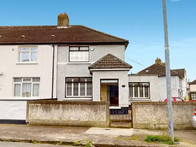 43 Glenshesk Road, Whitehall, Dublin 9, D09EW44 is for sale