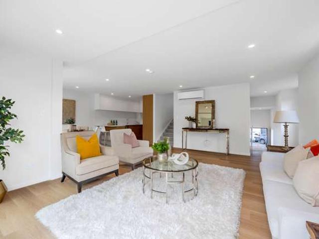 43 Hornbill Drive, Albany, North Shore City