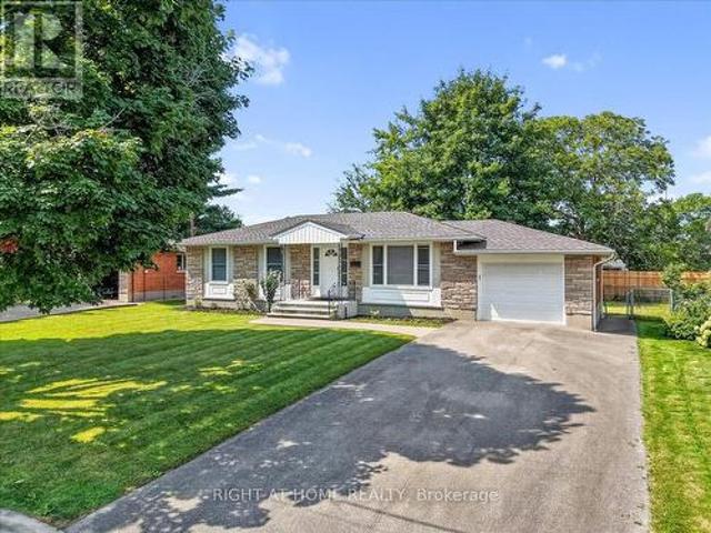 43 Monarch Park Drive, St. Catharines, ON, L2M 3K8 house for sale | Listing ID X13677 | Royal LePage