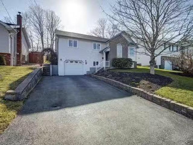 43 Oakhill Drive, Lower Sackville, NS, B4C 3Z7 house for sal.