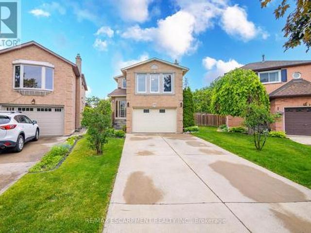 43 Puritan Court, Hamilton, ON, L8E 4K9 house for sale | Listing ID X13425 | Royal LePage