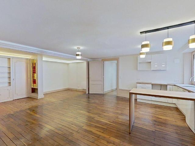 LYON 1er – QUAI SAINT VINCENT – 150 m² – 3 CHAMBRES, POSSIBILITÉ 4 – 5e ÉTAGE AVEC ASCENSEUR – VUE SAÔNE