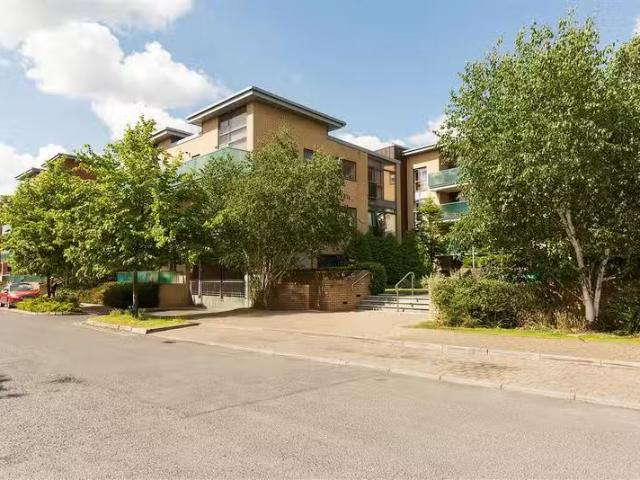 43 Rosanule, Phoenix Park Racecourse, Castleknock, Dublin 15.