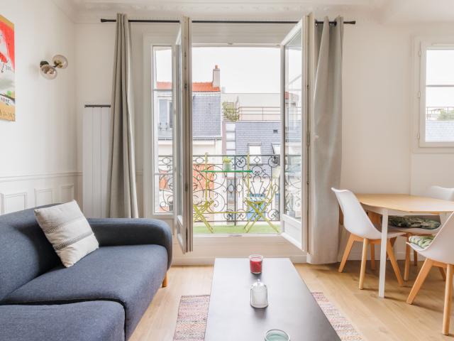 43 sqm furnished apartment with workspace – Levallois