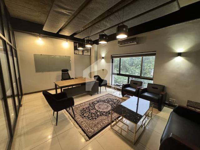 4000 Square Feet Fully Furnished Office For Rent