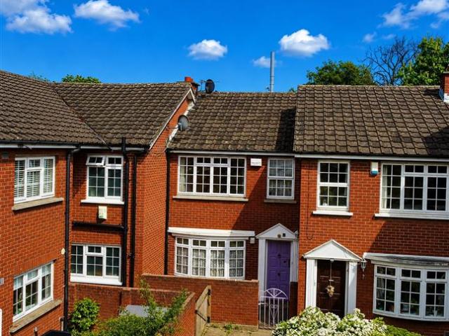 400,000 | 3 Vernon Court, Seafield Road West, Clontarf, Dublin 3 DNG Fairview 4999 MyHome. Ie Residential