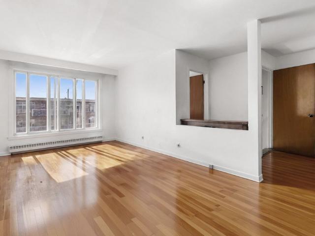 400 Av. Fothergill