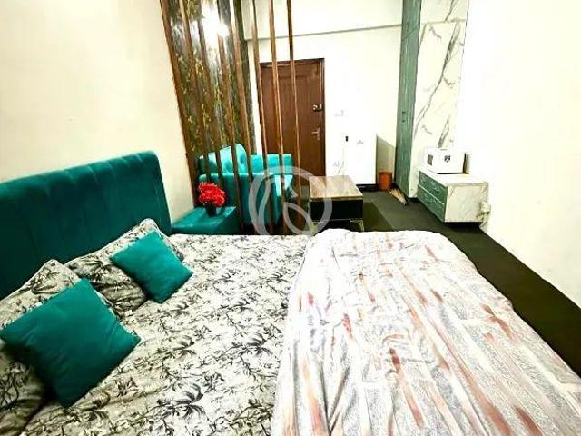 400 Ft² Flat for Rent