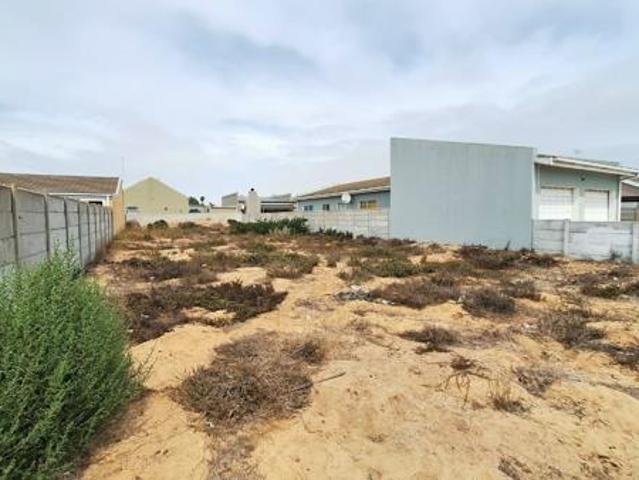 400 m² Land available in Velddrif