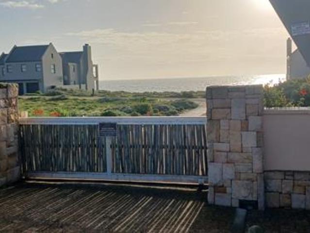400 m² Land available in Cape St Martin