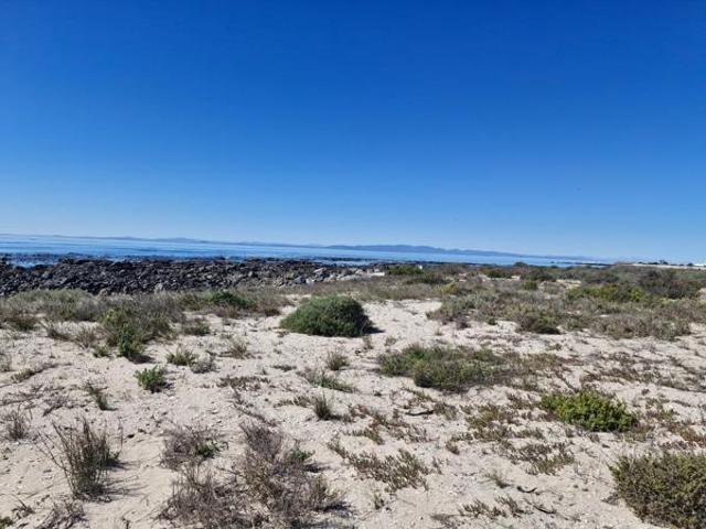 400 m² Land available in Sandy Point