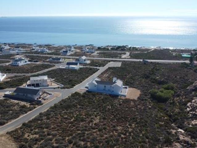 400 m² Land available in St Helena Views