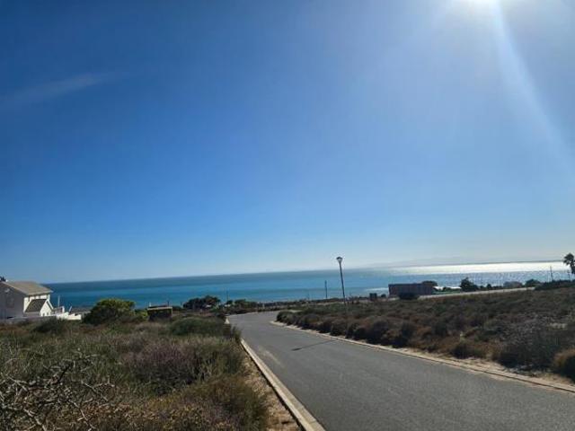 400 m² Land available in St Helena Views