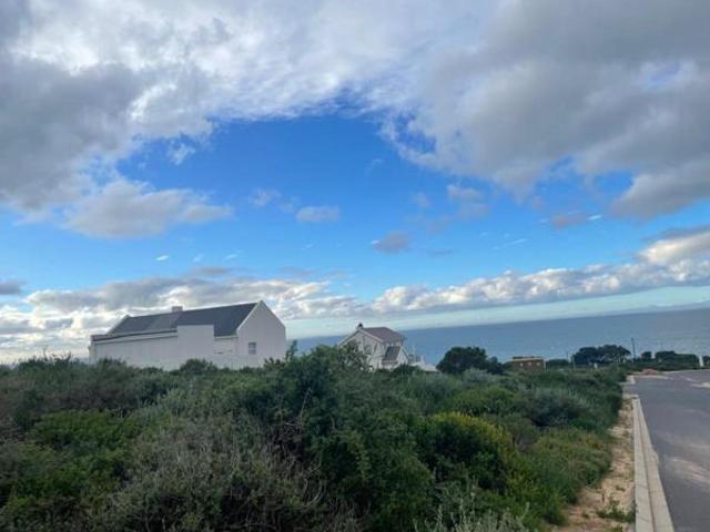 400 m² Land available in St Helena Views