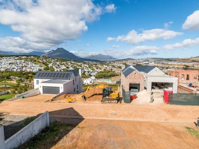 400 m² Land available in Stellenbosch Central