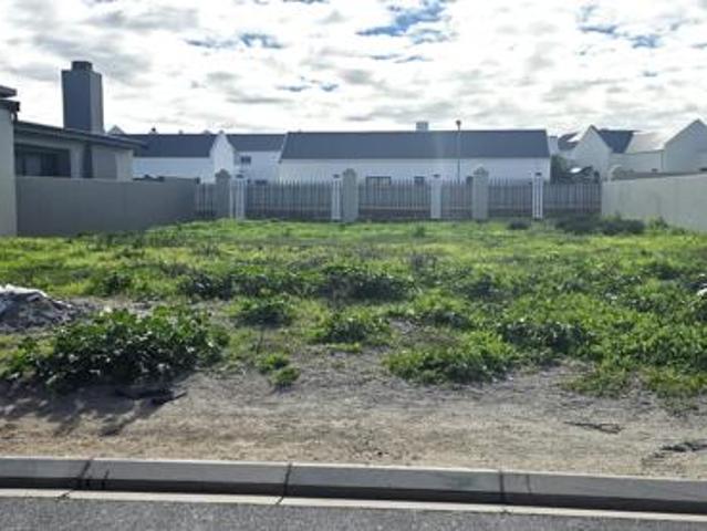 400 m² Land available in Sunset Estate