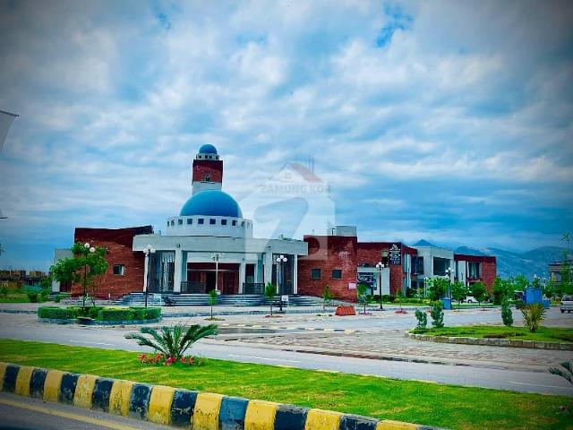 400 Series Plot |80 feet Wide Street | Low Price Well Developed Area