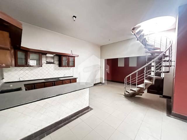 400 Square Yard Double Storey 3 Bed Dd Each Floor