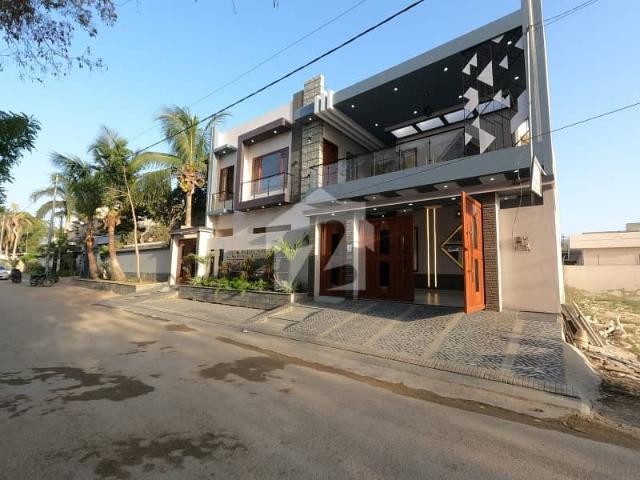 400 Square Yards House In Stunning Saadi Town Block 3 Is Available For Sale