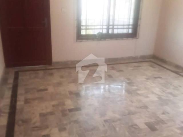 400 Square Yards Upper Portion Situated In Gulshan e Iqbal Block 13 D2 For rent