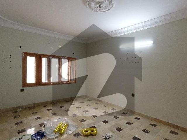 400 Sq Yard 60 Ft Road Gulshan e Iqbal Block 3