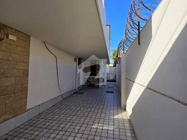 400 Sq Yard Ground Floor Portion For Rent Separate Entrance | Ideal For Silent Commercial | Gulshan Block 13D
