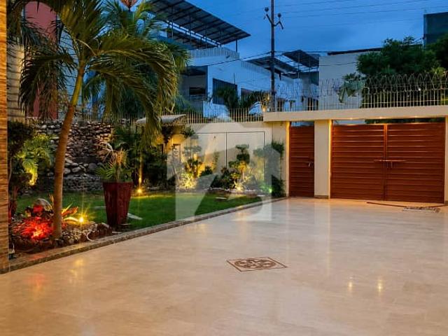 400 SQ. yards gorgeous bungalow for sale in pia society