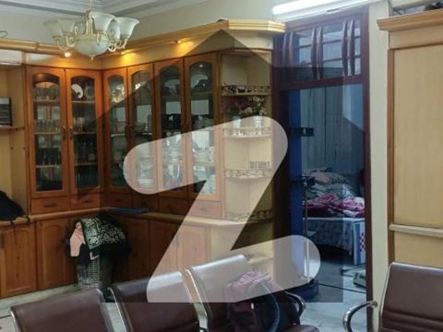 400 SQ. yards gorgeous bungalow for sale in pia society gulistan e jauhar block 9