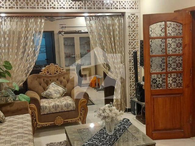 400 Sq Yards Ground + 1 House For Sale | Gulshan E Iqbal Block 6