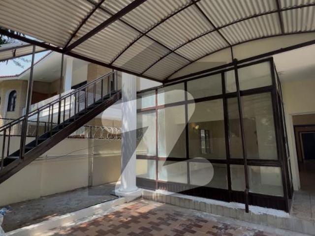 400 Sq Yards House For Rent In F 8/3 Islamabad 6 Bed With Attached Bath | 2 Drawing Dining | 3 Car Parking | PKR 6 Lac F 8/3