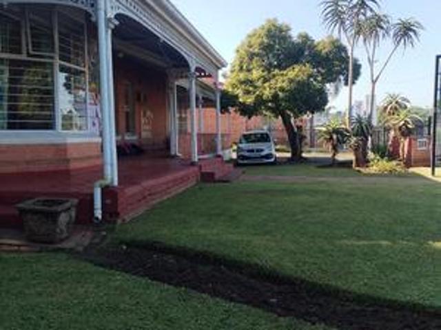 400 sqm commercial building to let i.