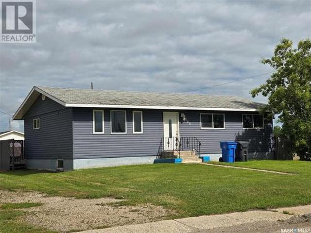 400 Sullivan Street, Stoughton, SK, S0G 4T0 house for sale | Listing ID SK011464 | Royal LePage