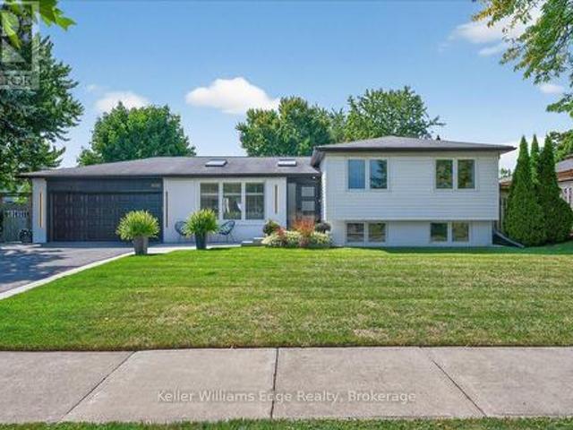 400 Sunset Drive, Oakville Wo West, ON, L6L 3N2 house for sale | Listing ID W13097 | Royal LePage