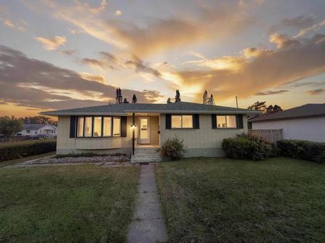 400 Victoria Avenue W, Thunder Bay, ON, P7C 1G7 house for sale | Listing ID TB2602 | Royal LePage