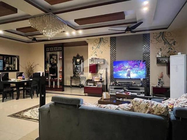 400 Yards Well Mentioned House For Sale