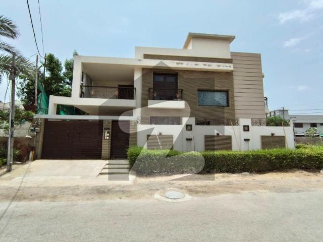 400 Yards Two Unit Bungalow For Sale In DHA Phase 7
