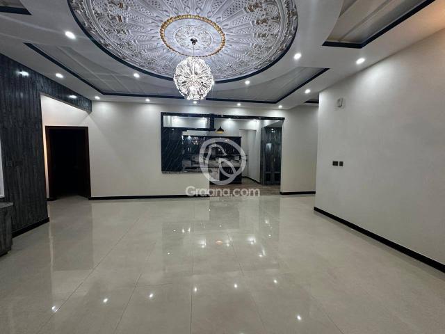 400 Yd² House for Sale